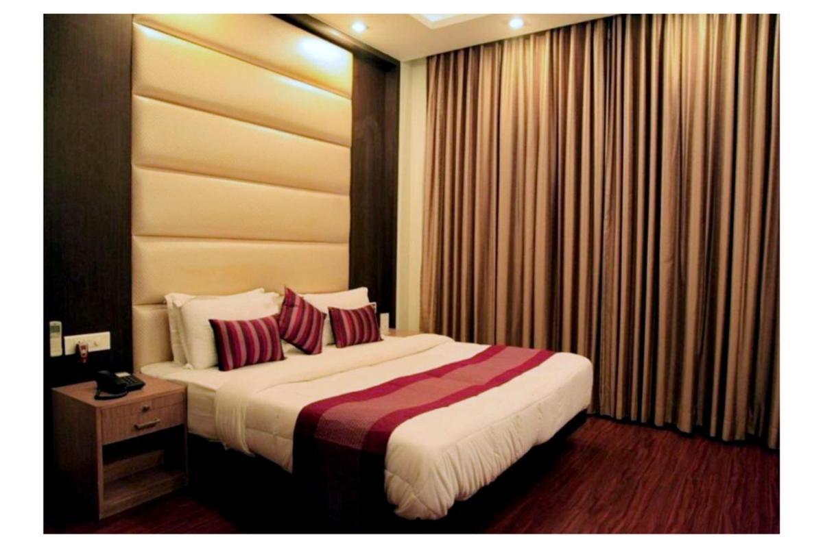 Indiyaah Inn Gurgaon Zewnętrze zdjęcie